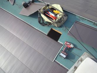 横浜市中区　屋根カバー　屋根材葺き　横暖ルーフ